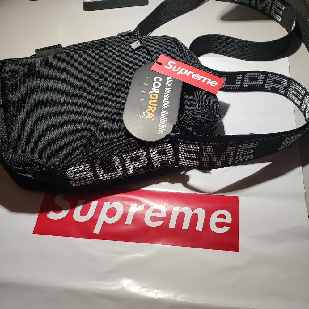 Supreme Shoulder Bag Black FW18